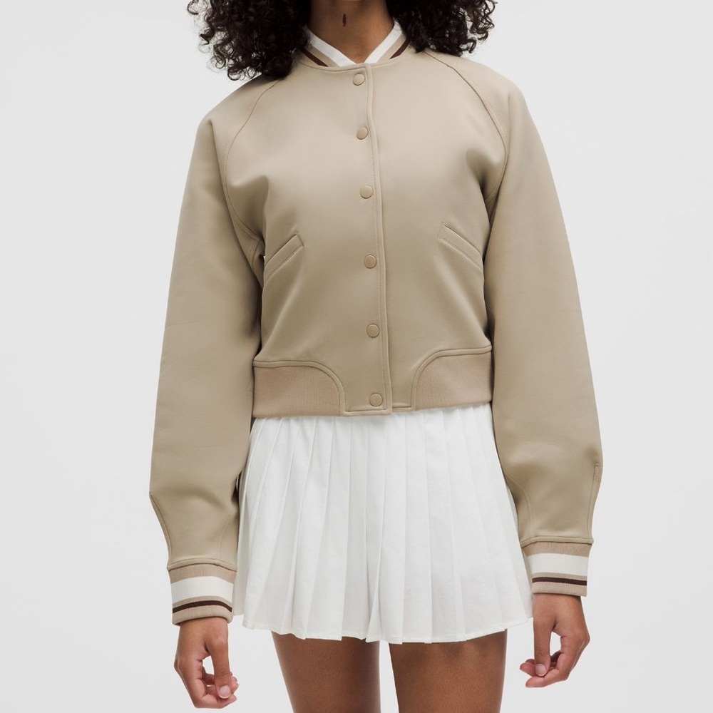 Lululemon Snap Front Collegiate Jacket size XL in sheer oak